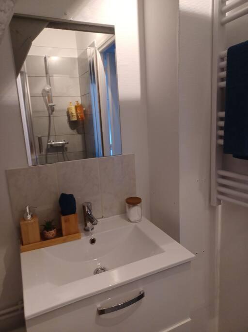 Apartmán Le Citadin Aeroport Beauvais Paris Exteriér fotografie